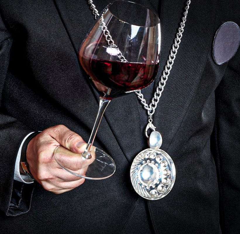 Il tastevin e il bicchiere da degustazione