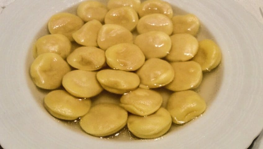 Anolini in brodo, la ricetta parmigiana